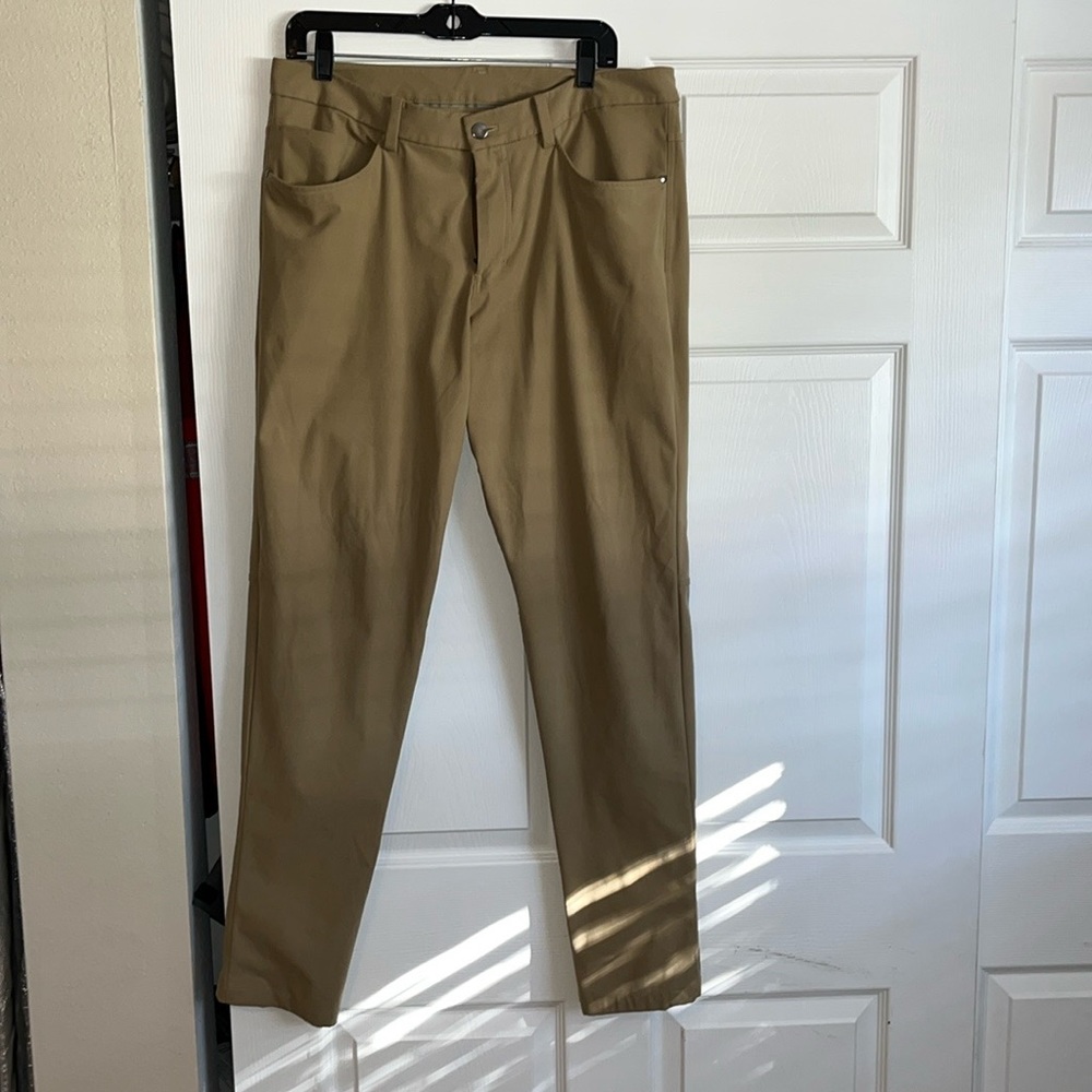 Lululemon men’s ABC pants 34x31